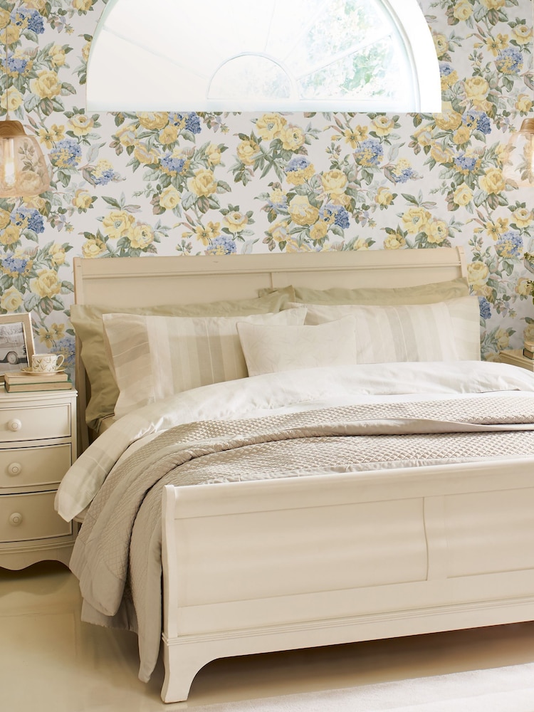 Laura Ashley Gold Pembrey A4 Wallpaper Sample - Image 1 of 2