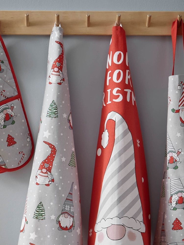 Catherine Lansfield Set of 4 Red Christmas Gnomes 100% Cotton Tea Towels - Image 3 of 3