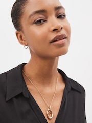 Gold Tone Interlocking Circle Pendant Necklace - Image 2 of 4