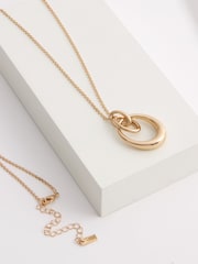 Gold Tone Interlocking Circle Pendant Necklace - Image 3 of 4