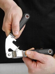 Masterclass Black Soft Grip Stainless Steel Garlic Press - Image 2 of 4