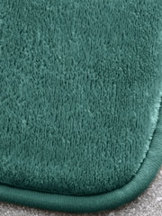 Catherine Lansfield Green Anti-Bacterial Memory Foam Bath Mat And Pedestal Mat - Image 2 of 5