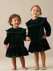 Angel & Rocket Dotty Samtkleid mit besticktem Rüschenkragen mit Bogenkante - Bild 3 von 4