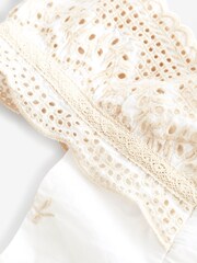 Weiss/Creme - Baumwollkleid mit Lochstickerei (3 Monate bis 8 Jahre) - Bild 8 von 9