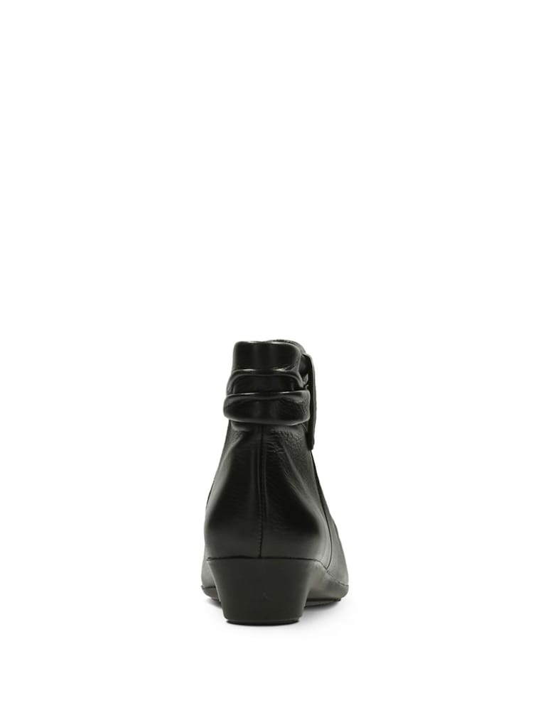 Clarks Black Leather Matron Ella Boots - Image 5 of 7