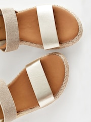 Or - Sandales Forever Comfort® en cuir à bretelles élastiques - Image 6 of 8
