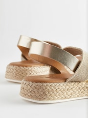 Or - Sandales Forever Comfort® en cuir à bretelles élastiques - Image 7 of 8