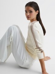 Reiss Ivory/Gold Tara Colourblock V-Neck Knitted Jumper - Image 4 of 7