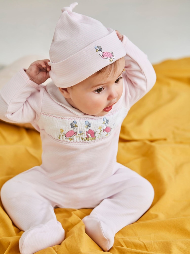 Set de gorro y pijama tipo pelele de algodón de nido de abeja de Jemima Puddle-duck de Jojo Maman Bébé - Imagen 2 de 7 Set de gorro y pijama tipo pelele de algodón de nido de abeja de Jemima Puddle-duck de Jojo Maman Bébé - Imagen 2 de 7