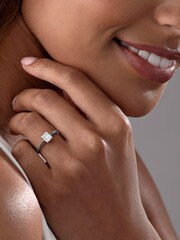 Beaverbrooks 18CT White Gold Diamond Cluster Ring - Image 4 of 5