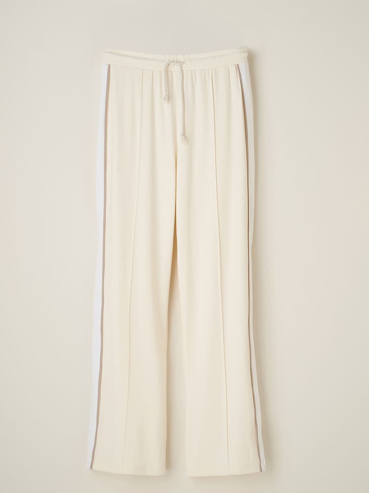Truly Cream Wide Leg Jogging Bottoms - Image 4 of 4