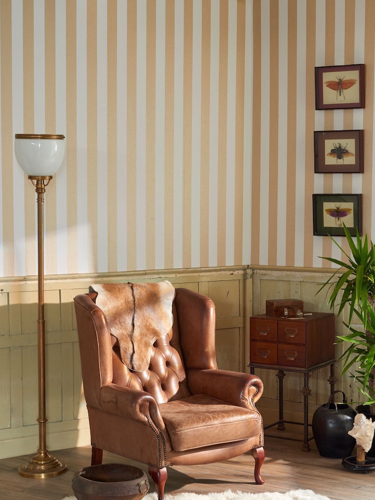 Clarke and Clarke Ebony Nevis 10.05M Wallpaper - Image 1 of 2