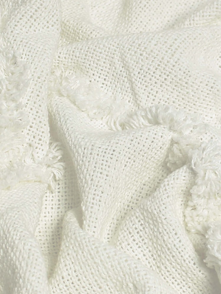 furn. Natural 100% Cotton Jakarta Woven Tufted Fringed Throw - Image 2 of 3