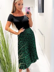AX Paris Green Animal Print Two-In-One Pleated Midi Dress - Image 4 of 4