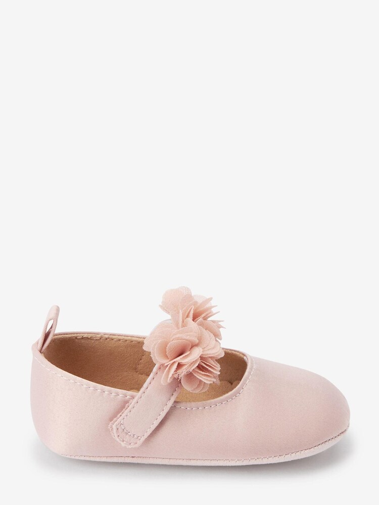 Satin, pink - Bridesmaid Collection Corsage Baby Shoes (0-18mths) - Bild 1 von 5