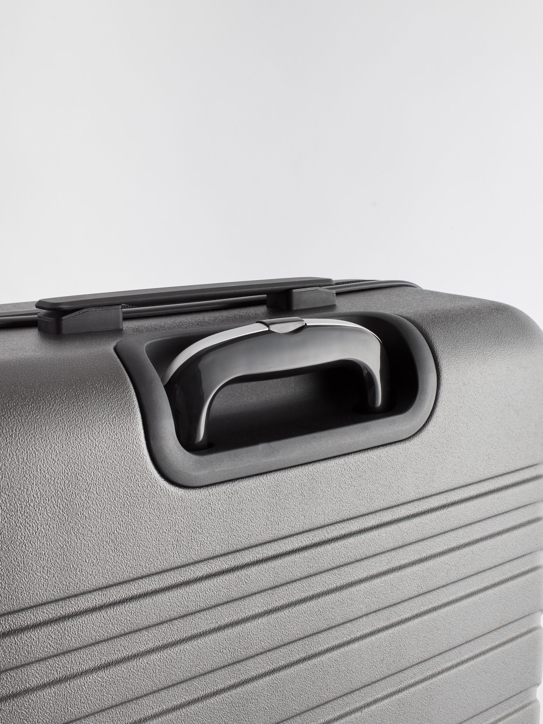 Next luggage shop