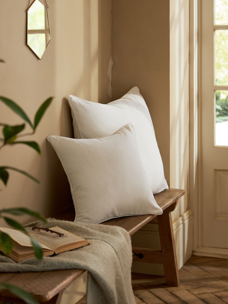 White 45 x 45cm Soft Velour Cushion - Image 2 of 4