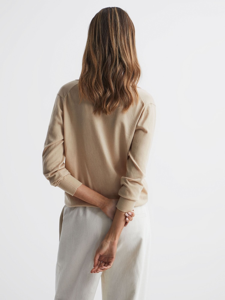 Reiss Camel Nellie Knitted Collared V-Neck Top - Image 5 of 5