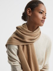 Reiss Camel Cara Fringed Cashmere Scarf - Image 2 of 3