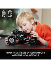 LEGO Technic THE BATMAN – BATCYCLE Motorbike Model Toy 42155 - Imagen 3 de 8