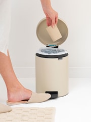 Brabantia Cream NewIcon 5L Pedal Bin - Image 3 of 6