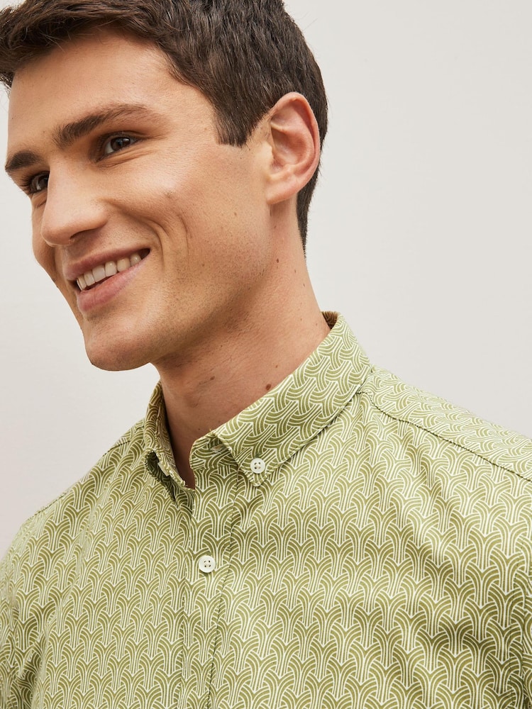Green Stretch Oxford Printed Short Sleeve Shirt - Image 5 of 5