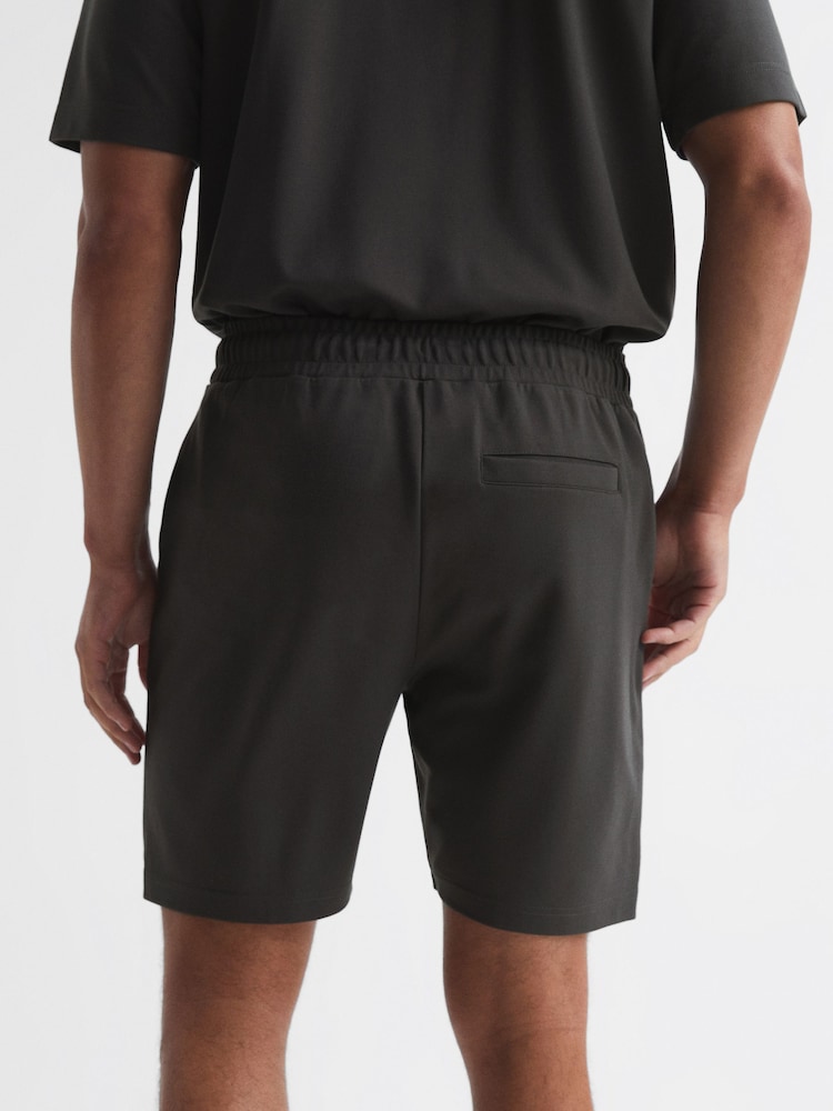 Reiss Smoke Cullen Drawstring Pintuck Shorts - Image 5 of 5