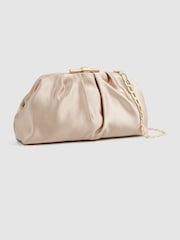 Bolso clutch de satén Adaline de Reiss - Imagen 8 de 8