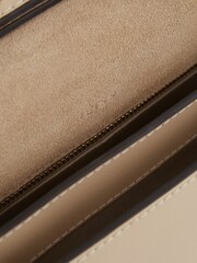 Reiss Buttermilk Daphne Leather Concertina Cross-body Bag - Image 2 of 4