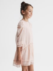 Vestido con detalle metalizado y hombro fruncido Rose de Reiss - Imagen 1 de 8