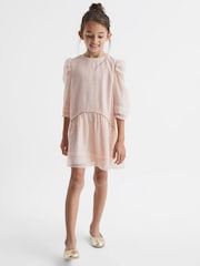 Vestido con detalle metalizado y hombro fruncido Rose de Reiss - Imagen 1 de 7