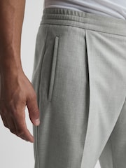 Reiss Brighton Hose in Relaxed Fit mit Kordelzug und Umschlag - Bild 4 von 5