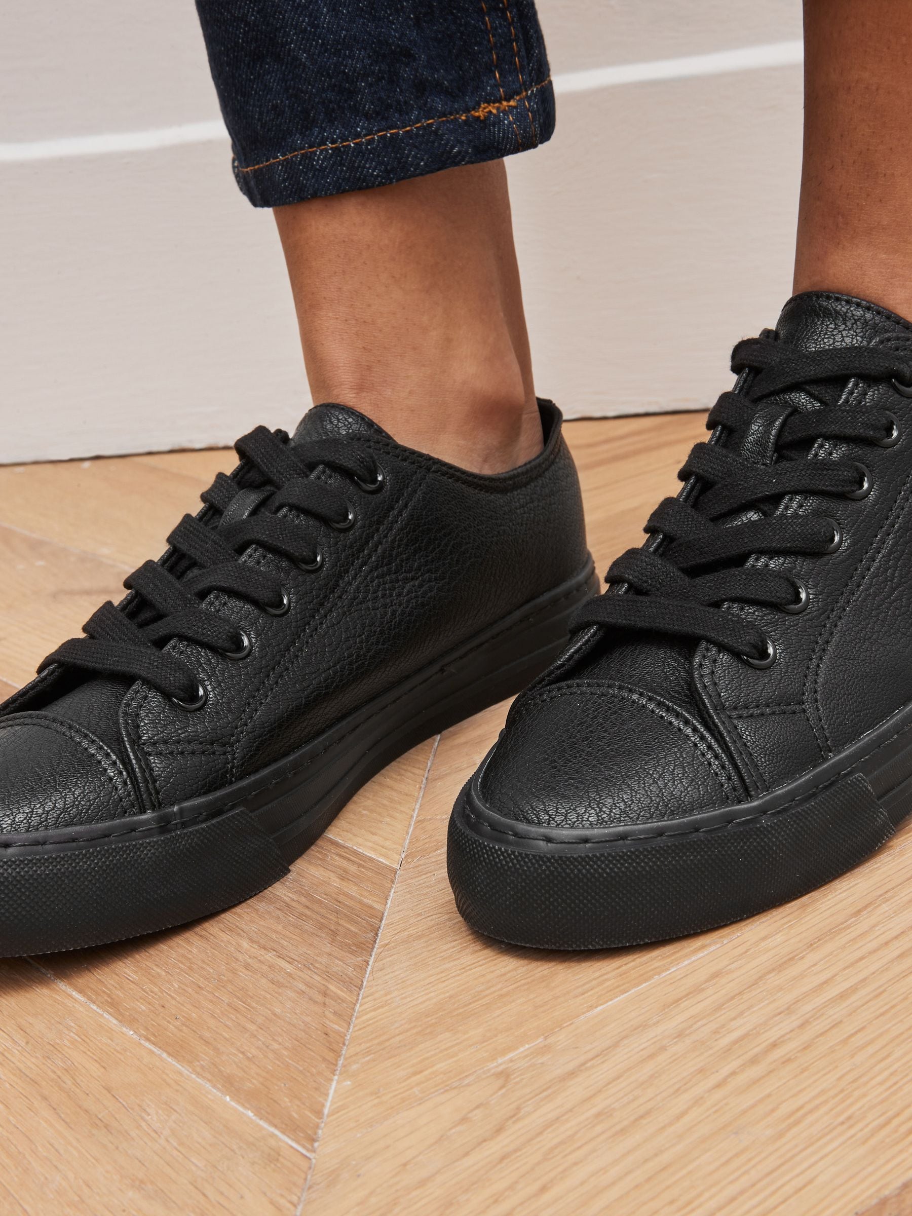 Wide fit flatform trainers discount