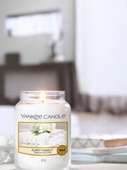 Yankee Candle White Large Jar Fluffy Towels Candle - Image 3 of 3