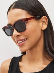Red Preppy Style Polarised Sunglasses - Image 2 of 5