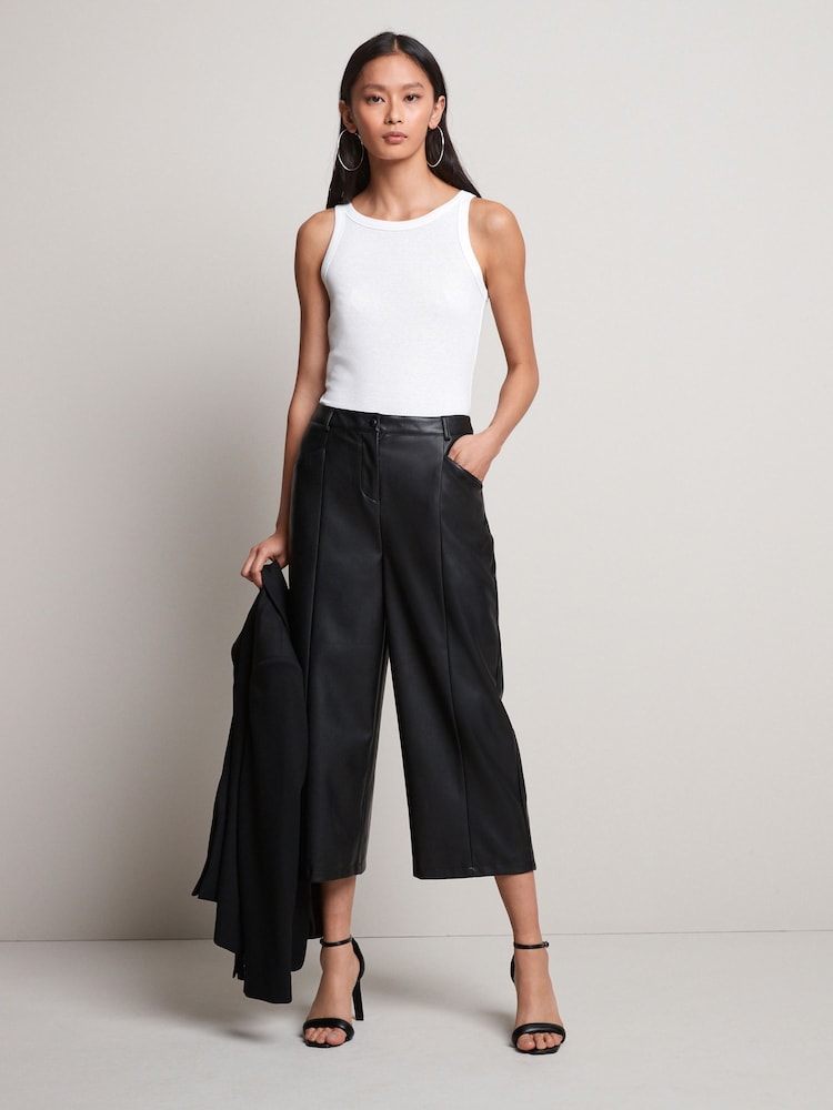 Bela - Rebrast racer top - Slika 2 iz 5 Bela - Rebrast racer top - Slika 2 iz 5