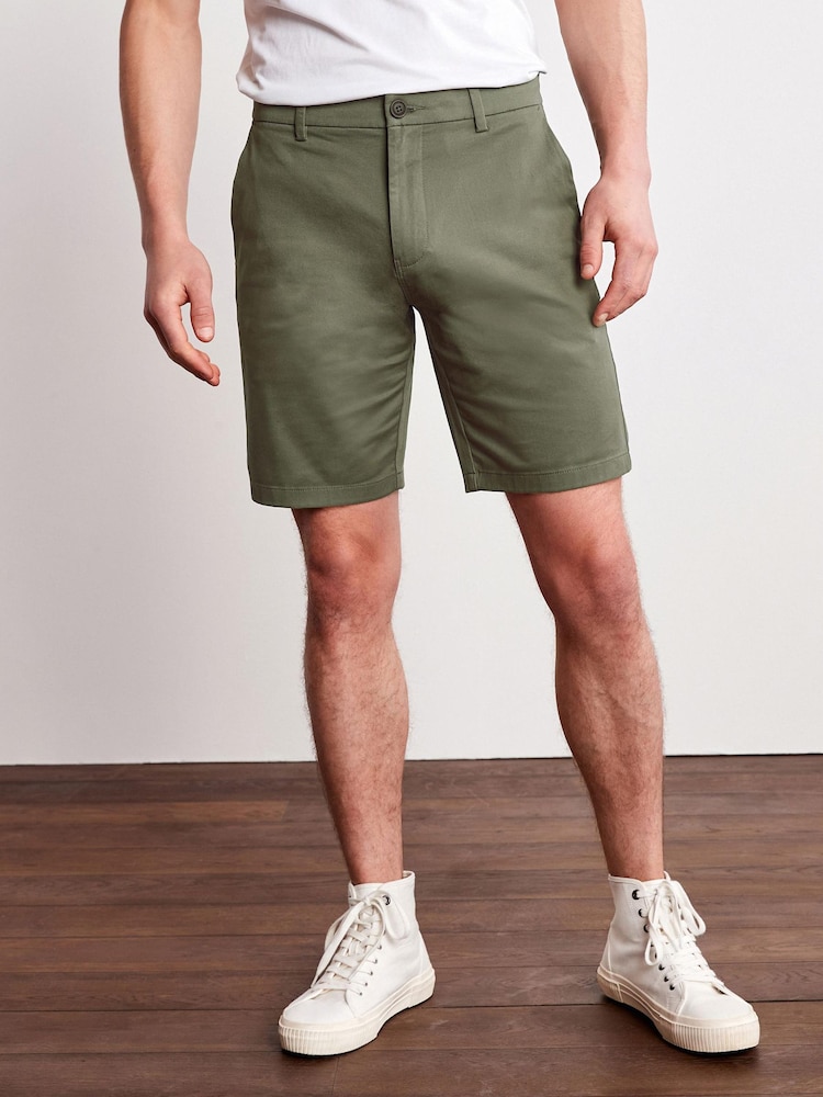 Khakigrün - Straight Fit - Stretch-Chinoshorts - Bild 1 von 6 Khakigrün - Straight Fit - Stretch-Chinoshorts - Bild 1 von 6