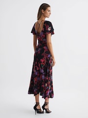 Reiss Black/Pink Leni Fitted Floral Print Midi Dress - Image 5 of 7