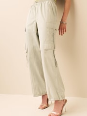 Salbeigrün - Cargohose im Utility-Stil - Bild 1 von 9