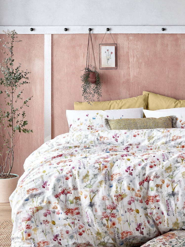 Voyage White Ilinizas 100% Cotton Duvet Cover and Pillowcase Set - Image 1 of 4