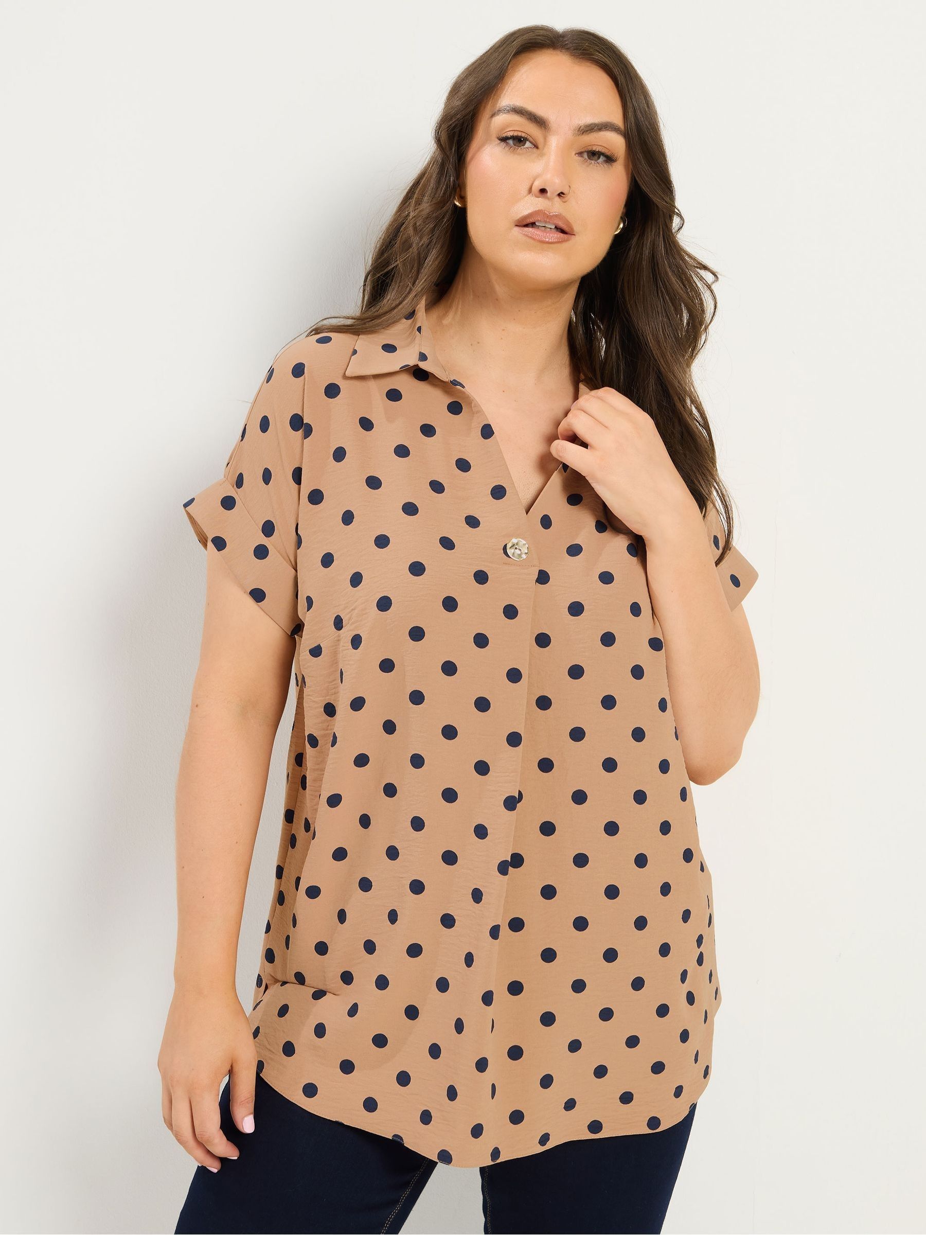 Yours Curve Women's Natural Pleated Front Shirt