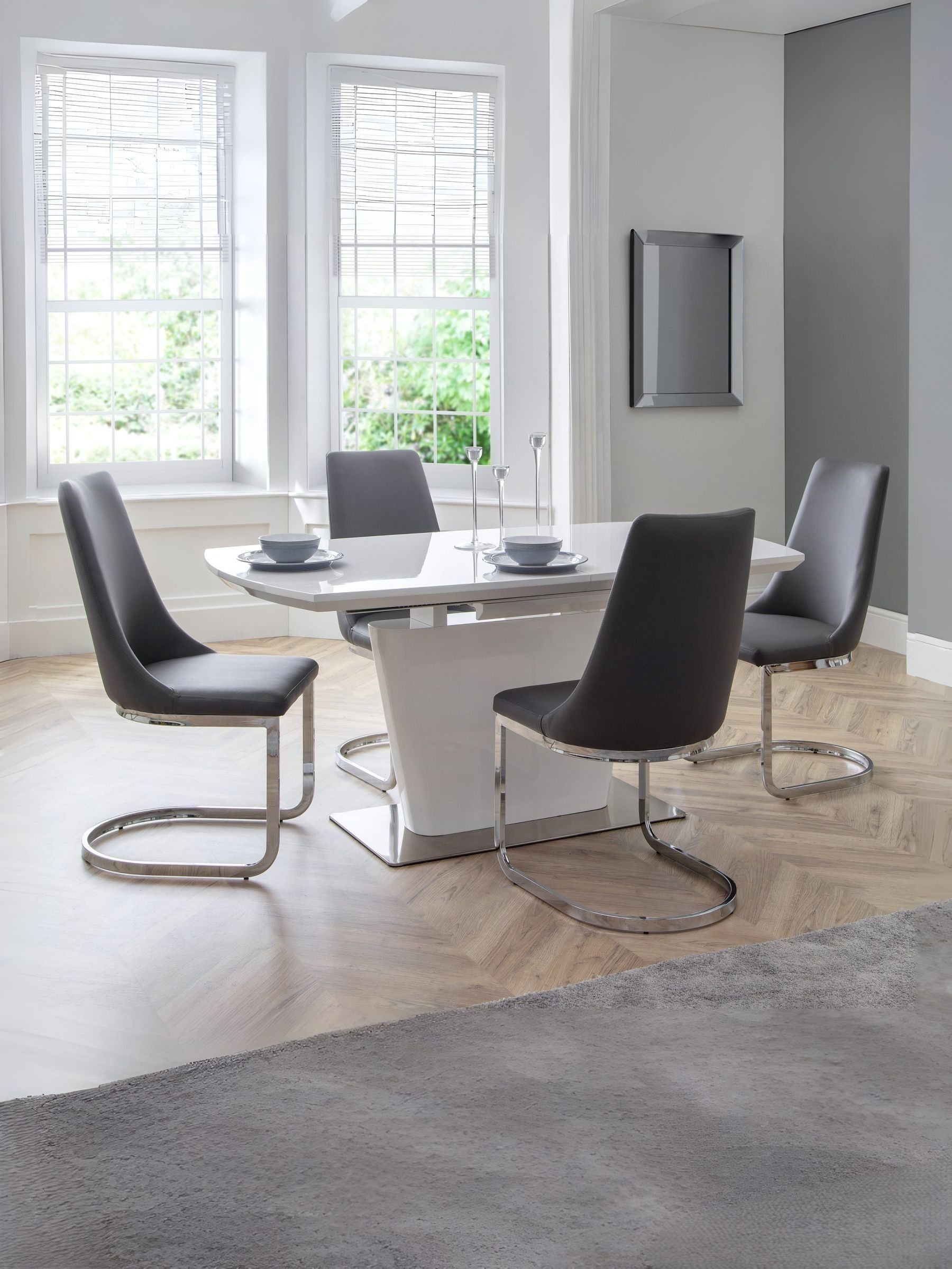 Julian Bowen Como 4 Seater High Gloss Table Set White And Grey - Image 2