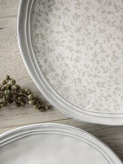 Laura Ashley Set of 4 White 26cm plates Artisan collectables - Image 2 of 3