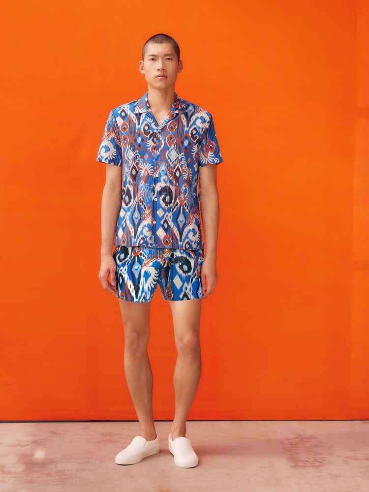 Blue/Red Short Sleeve Printed Shirt With Cuban Collar - Image 2 of 10 Blue/Red Short Sleeve Printed Shirt With Cuban Collar - Image 2 of 10