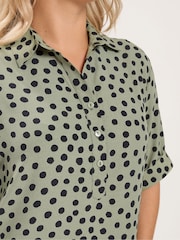 Yours Curve Green Overhead Half Placket Shirt - Image 4 of 6