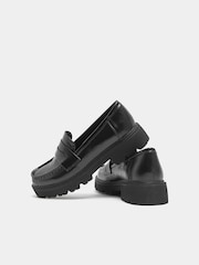 Loafersy na grubej podeszwie Yours Curve z bieżnikiem - Obraz 4 z 5