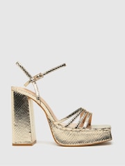 Золотистый Сандалии с эффектом змеиной кожи Schuh Золотистый Skylar - Image 1 of 4
