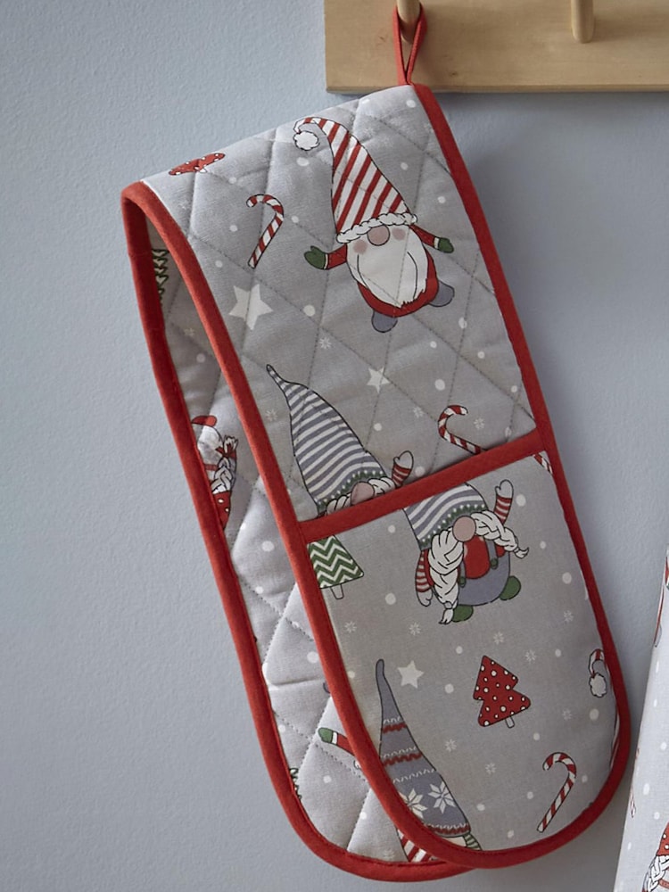 Catherine Lansfield Red Christmas Gnomes Double 100% Cotton Oven Gloves - Image 1 of 3