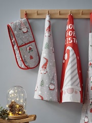 Catherine Lansfield Red Christmas Gnomes Double 100% Cotton Oven Gloves - Image 2 of 3