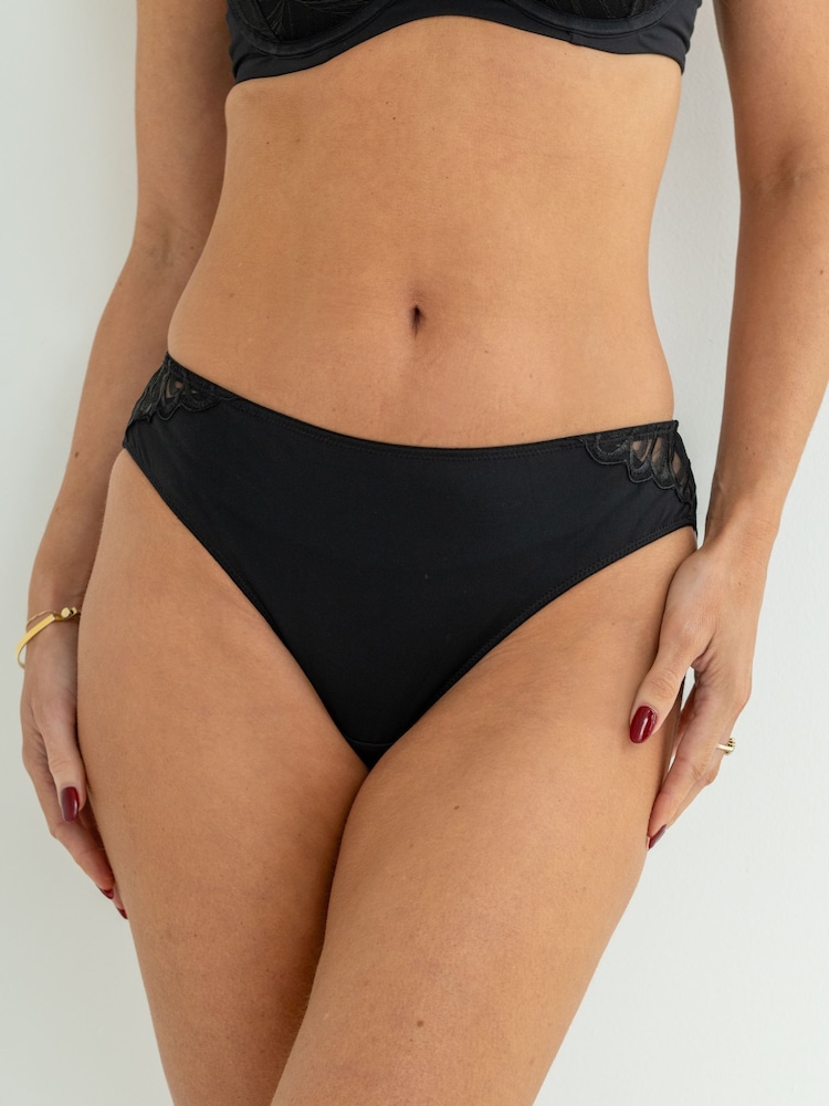 Crno - Pour Moi Olivia Embroidery Knickers - Slika 2 od 4 Crno - Pour Moi Olivia Embroidery Knickers - Slika 2 od 4